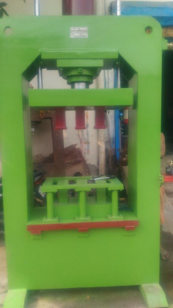 Semi Hydraulic Press Machine - Mould Set